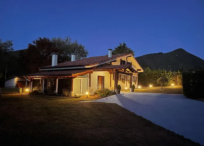 Ozollo Bekoa - Casa Con Piscina En El Corazon De Urdaibai.
